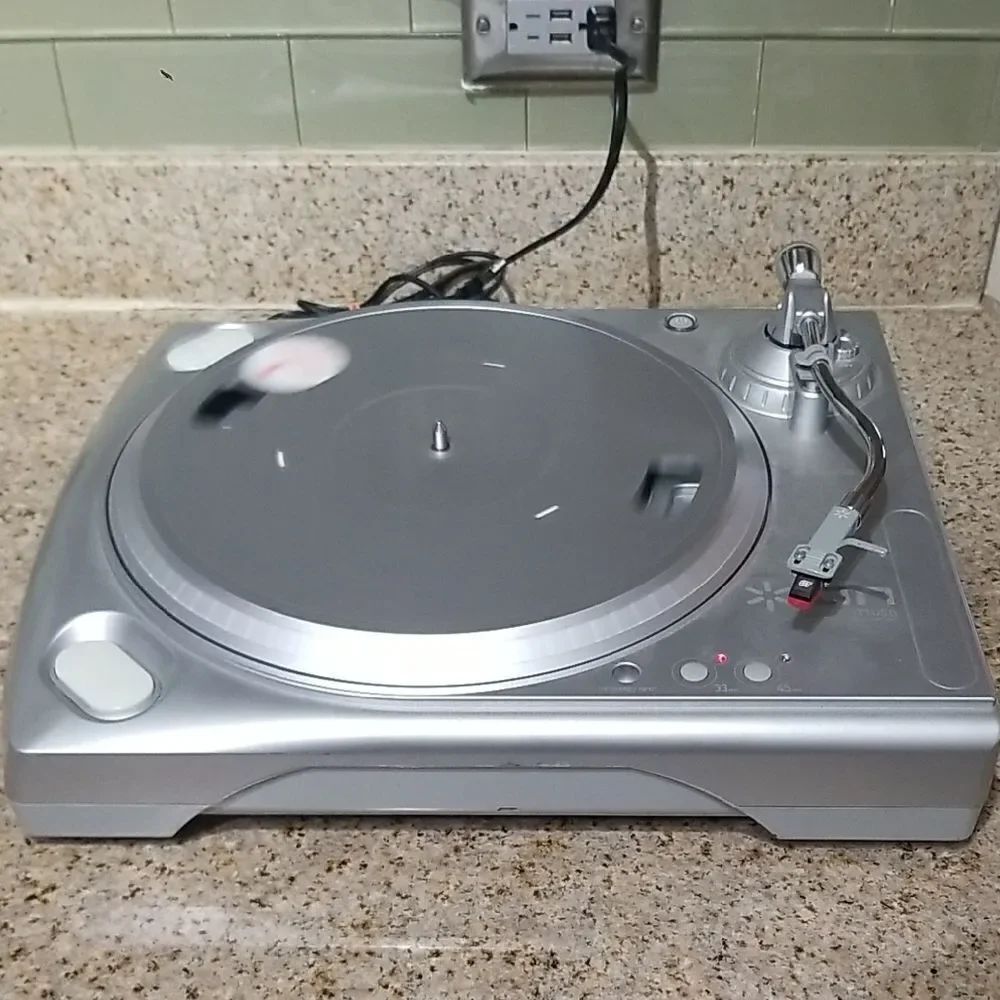Ion USB Turntable iTTUSB Vinyl converter Mac Or PC